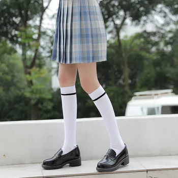 Japonijos kelio ilgis moterų kojinės tendencija Japonijos korėjiečių blauzdos kojinės rudens ir žiemos moterų blauzdos kojinės vientisos spalvos aukštos kojinės
